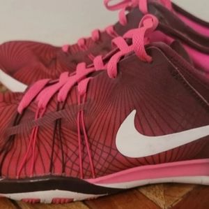NIKE Free TR  6 size 7